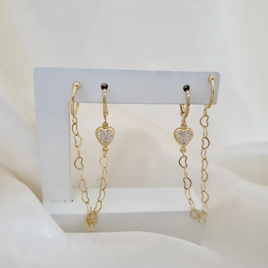 Brinco argola com piercing fake corrente elo coração e ponto de luz coração