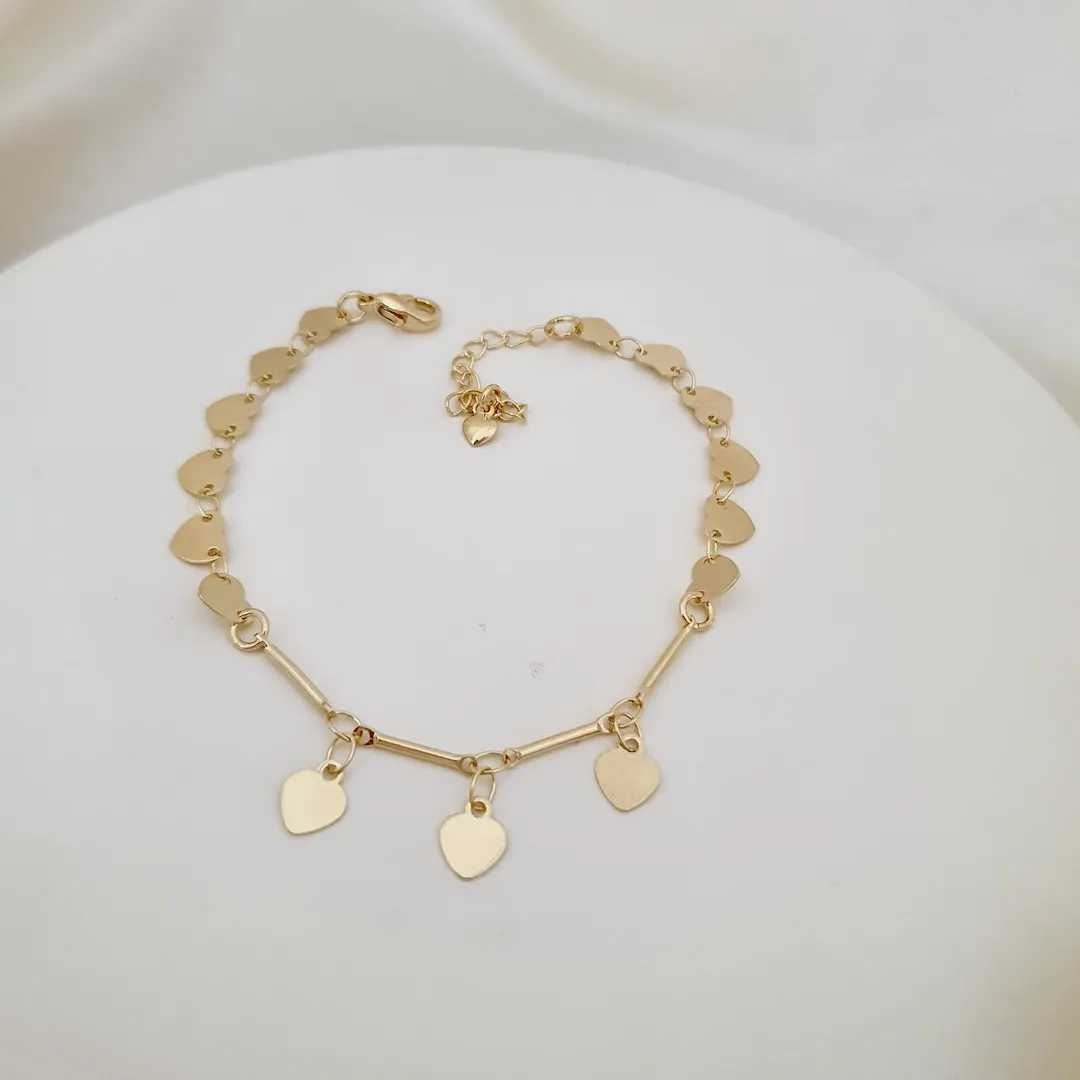 Pulseira chapa coração, tubos e pingentes coração