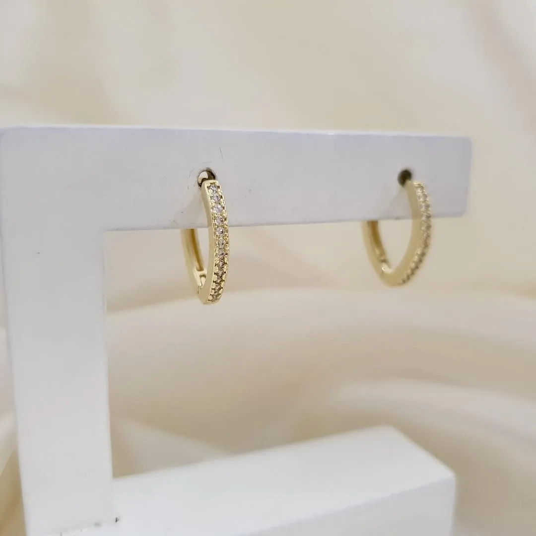 Brinco argola click gota cravejado zirconia