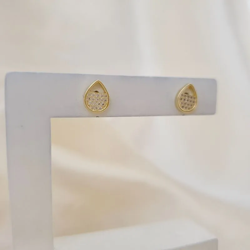 Brinco gota cravejada zirconia