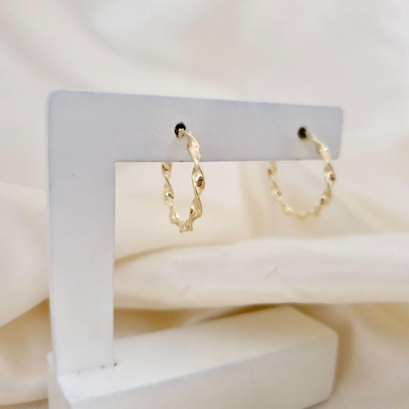 Brinco argola aro torcido 2cm