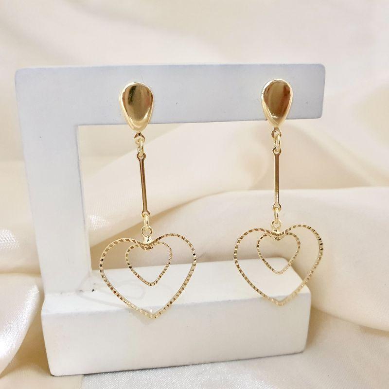 Brinco pingente coracao diamantado