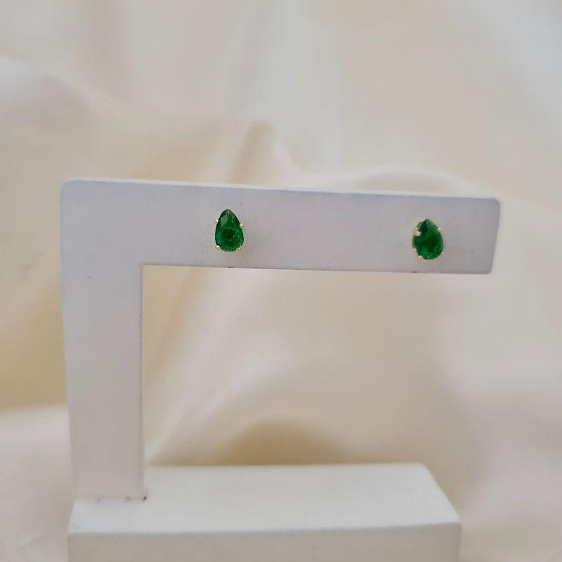 Brinco zirconia gota verde