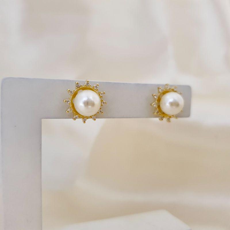 Brinco perola contorno de zirconias