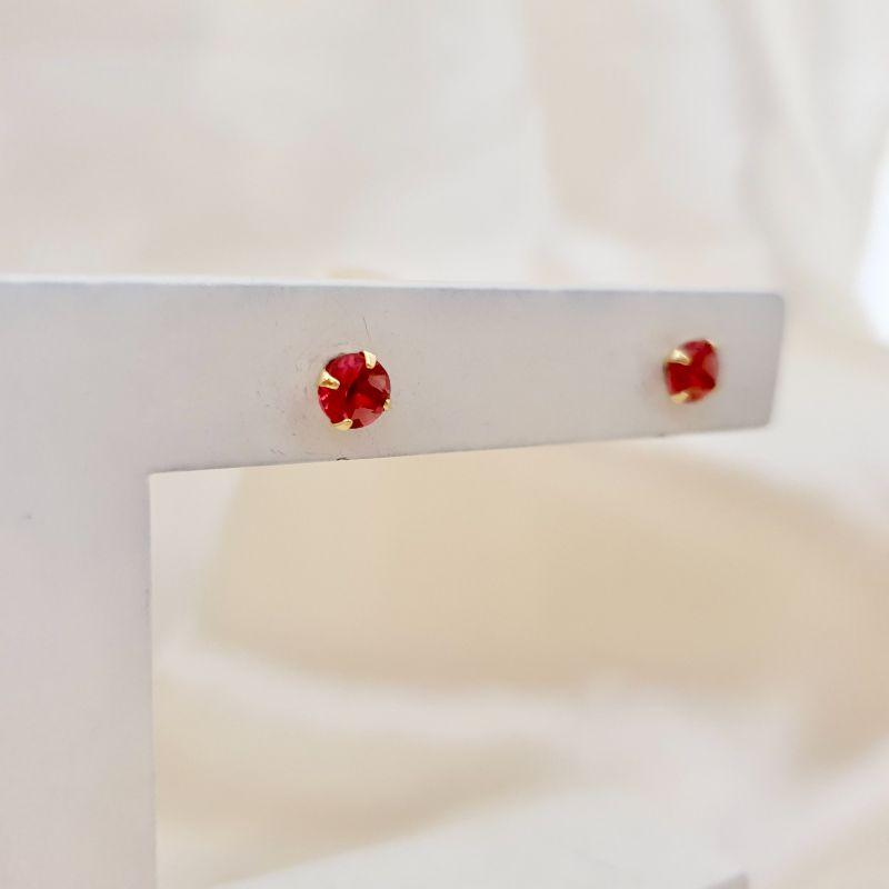 Brinco ponto de luz zirconia rosa