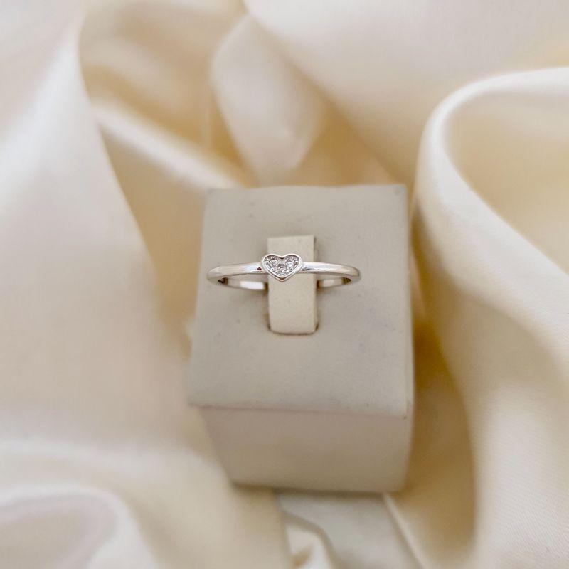 Anel ródio coração cravejado 3 zirconias