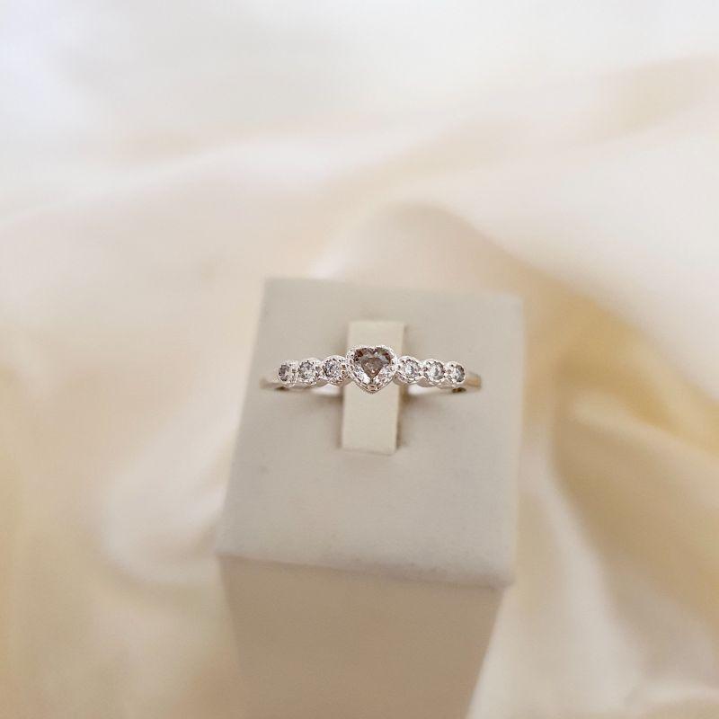 Anel ródio coração zirconia mais 6 pontos de luz zirconia