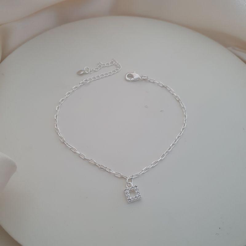 Pulseira prata pingente quadrado cravejado zirconias