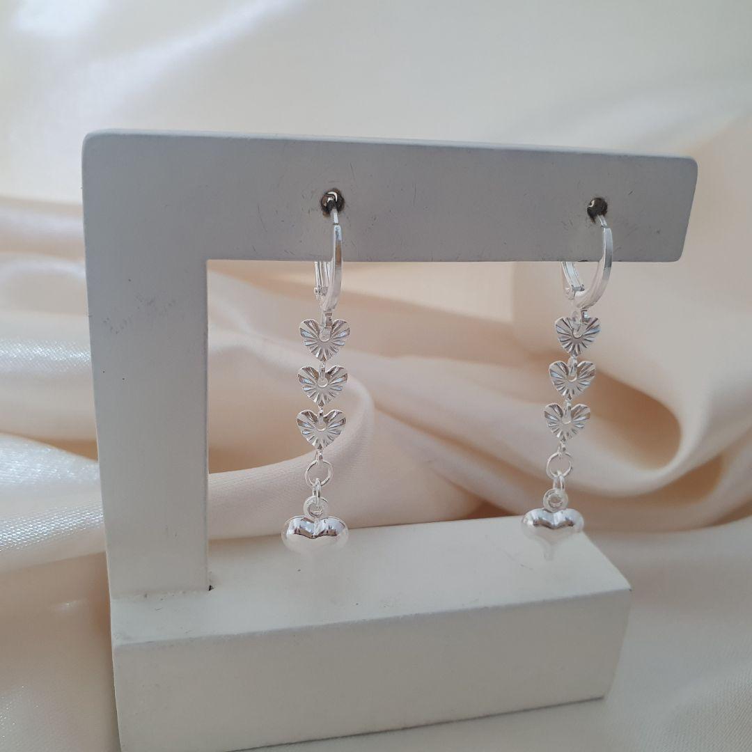 Brinco prata argola pingente coracoes diamantados