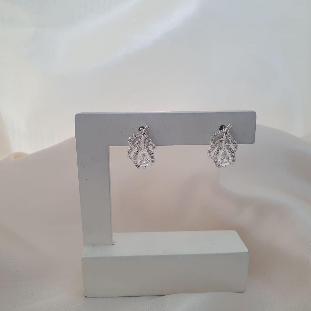 Brinco prata detalhes gota ponto de luz zirconia